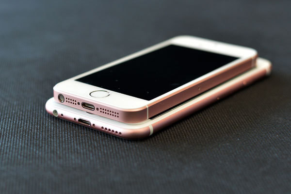 iphone6s/se对比评测;电池续航相当 两千块差在哪儿?